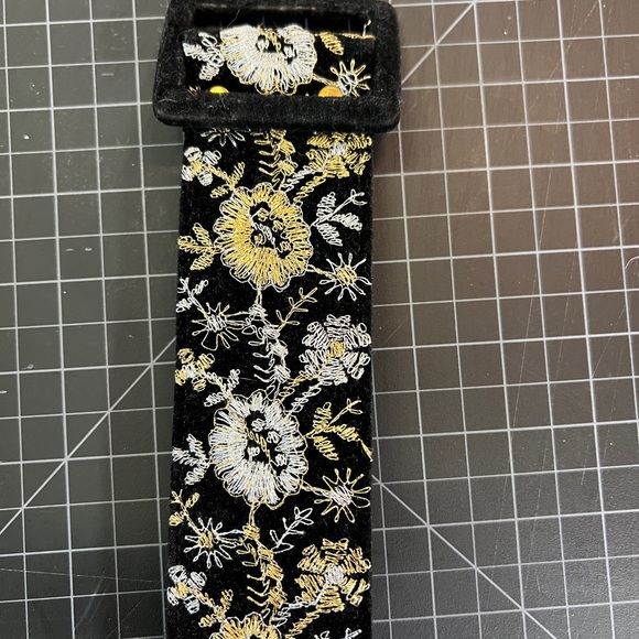 Vintage embroidered belt without holes - Picture 3 of 3